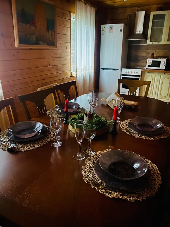 Берлога люкс, коттедж с банным чаном для отдыха с видом на лес и скалы