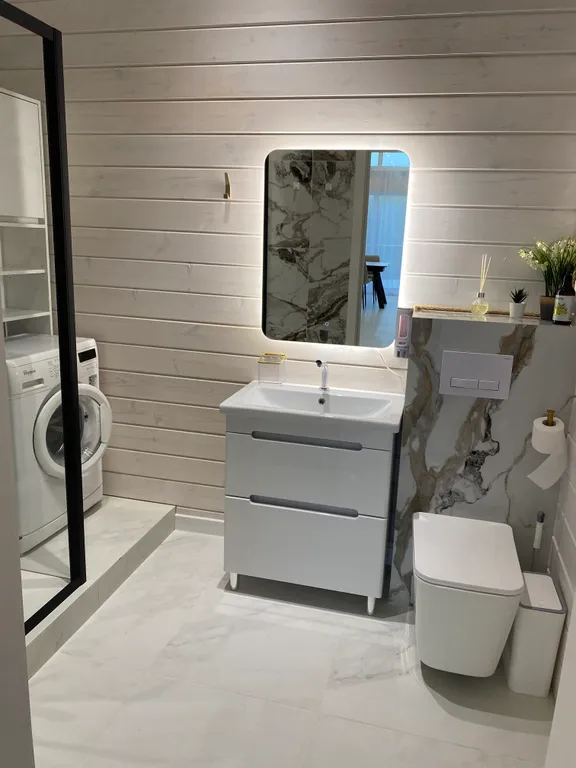 Дом на берегу озера