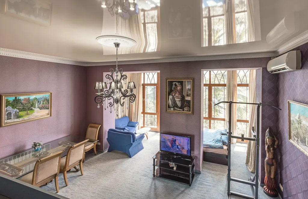 Апартамент с видом на море на набережной Ялты