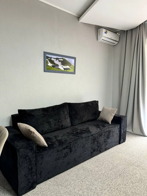 Люкс с балконом и видом на горы и лес