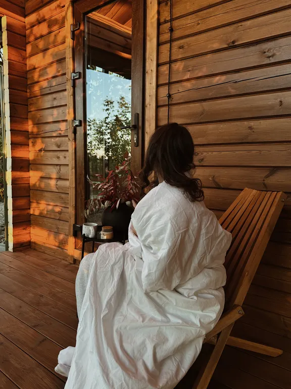 Дом-шале с теплым бассейном и террасой