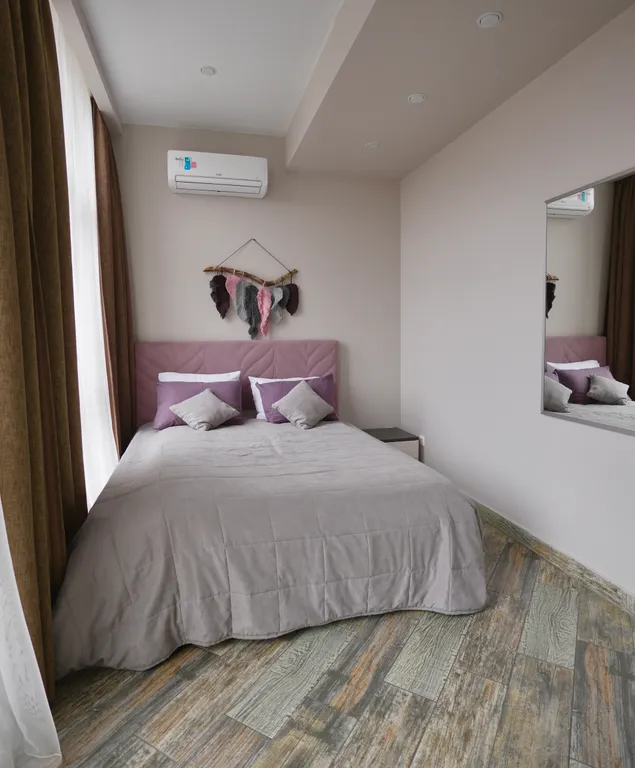 Большая квартира напротив подъемника