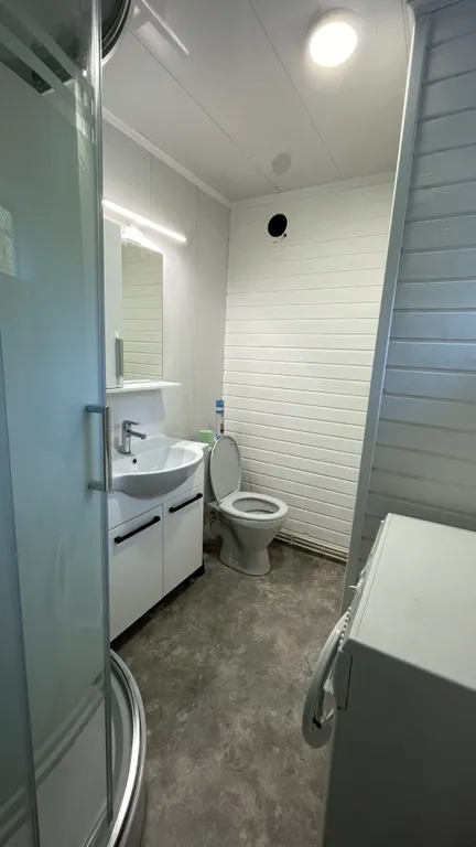 Уютный дом у озера