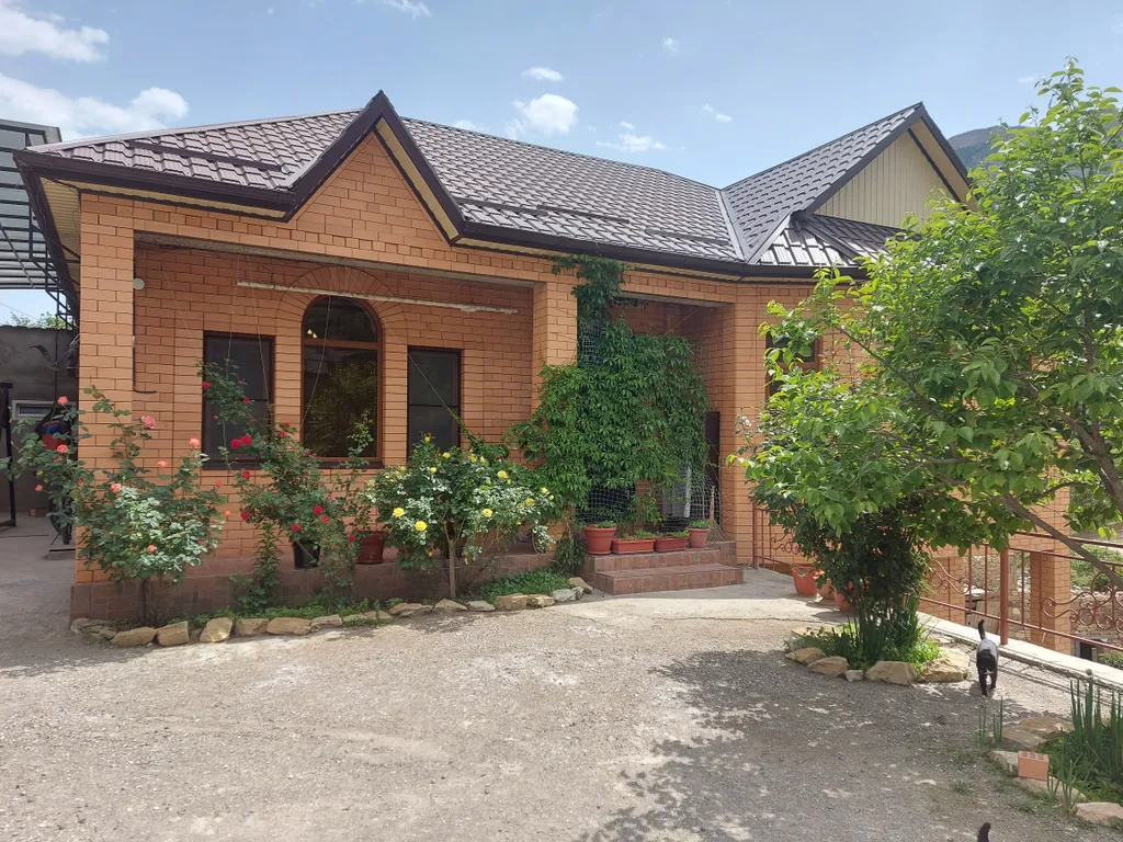 Коттедж Уютный и красивый дом с видом на горы — аренда посуточно в Гуниб