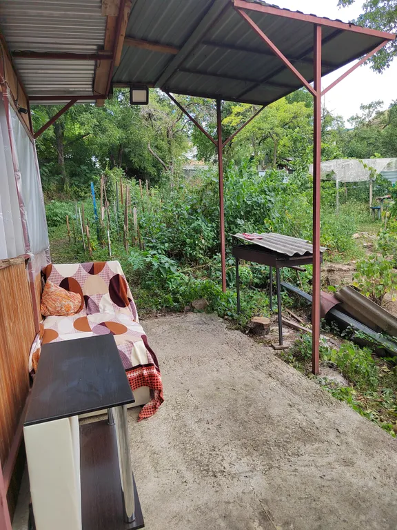 Дом недалеко от колоннады