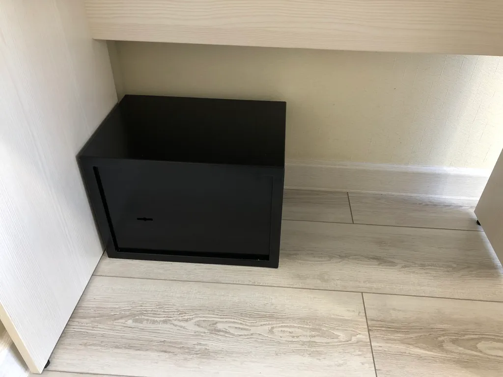 Квартира 3-комнатная Квартира — Элиста