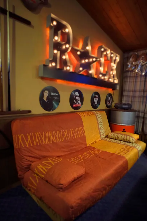 Уютный дом с тёплым бассейном и без подводных камней