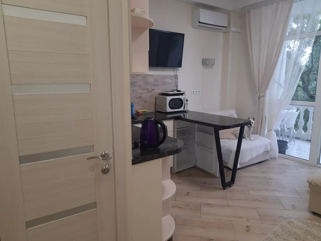 Уютная квартира на главной улице города близ моря