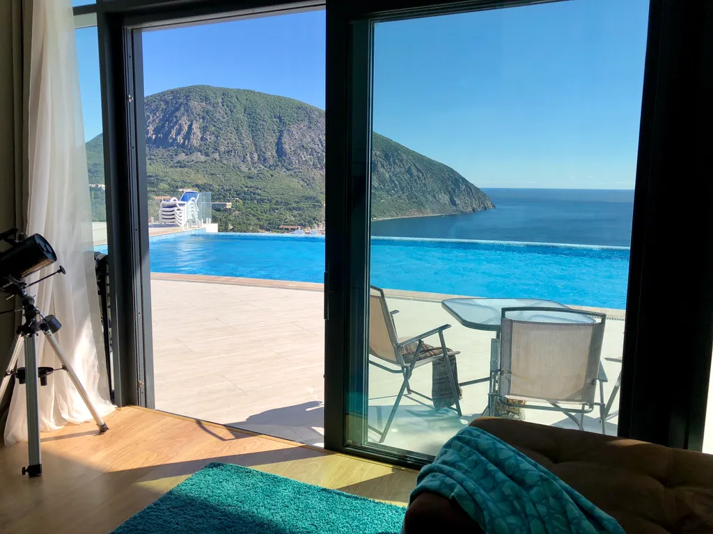 Квартира Апартаменты с выходом к бассейну — аренда посуточно в Гурзуф