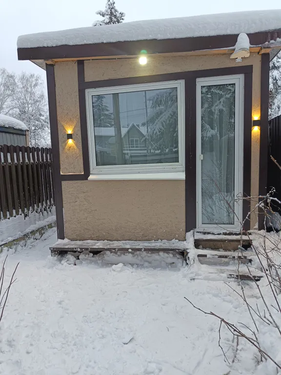 Красивый уютный дом у озера