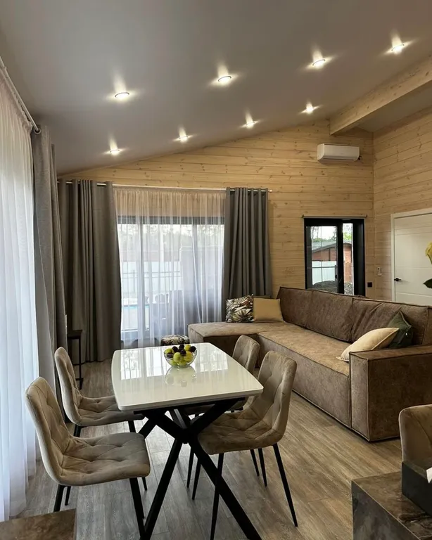 Роскошный дом с собственным бассейном