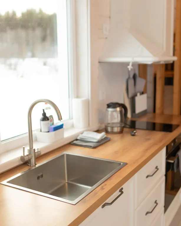 Большой дом с видом на озеро, 3 спальнями, сауной и настольным футболом