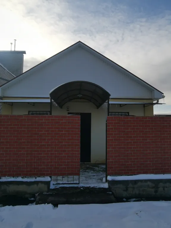 Домик у озера