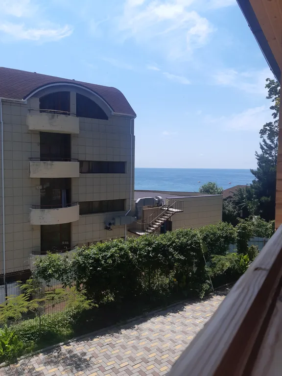 Комната с видом на море