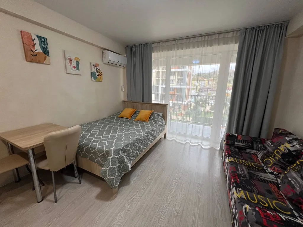 Квартира на первой линии от моря с видом на море и бассейн