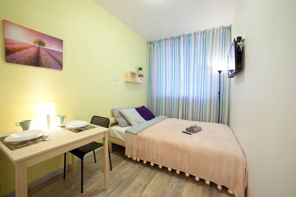 Квартира-студия для семейной пары в непосредственной близости к метро — аренда посуточно в Новосибирск