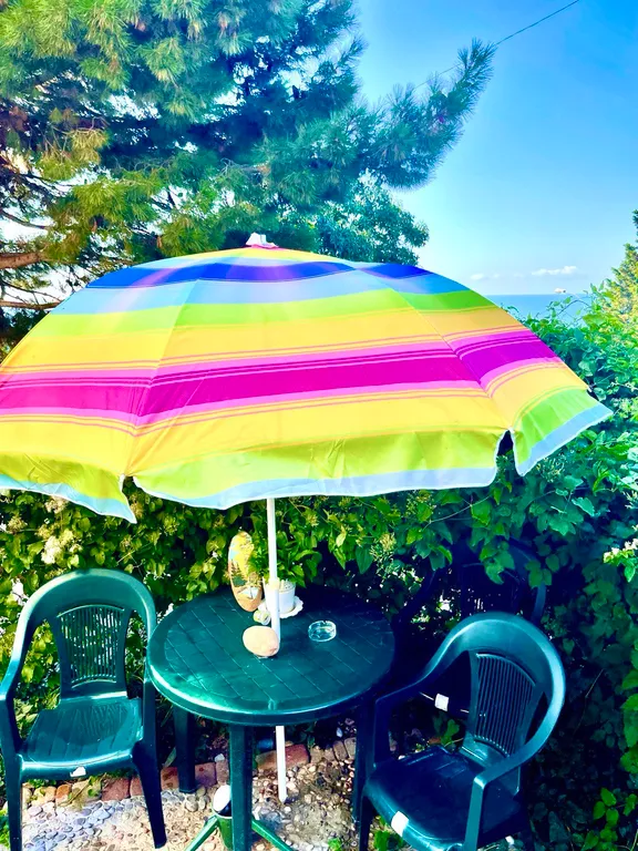 Квартира-студия напротив Мисхорского парка c двориком