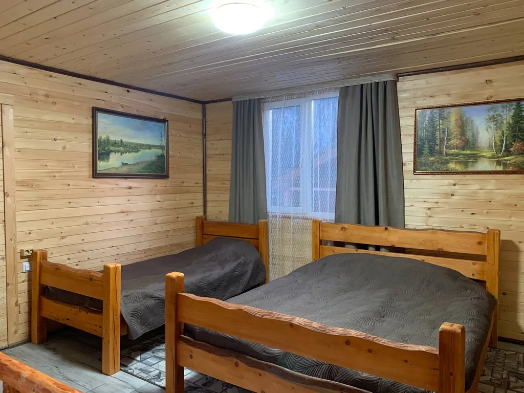 Дом на Алтае рядом с горами и рекой Бия