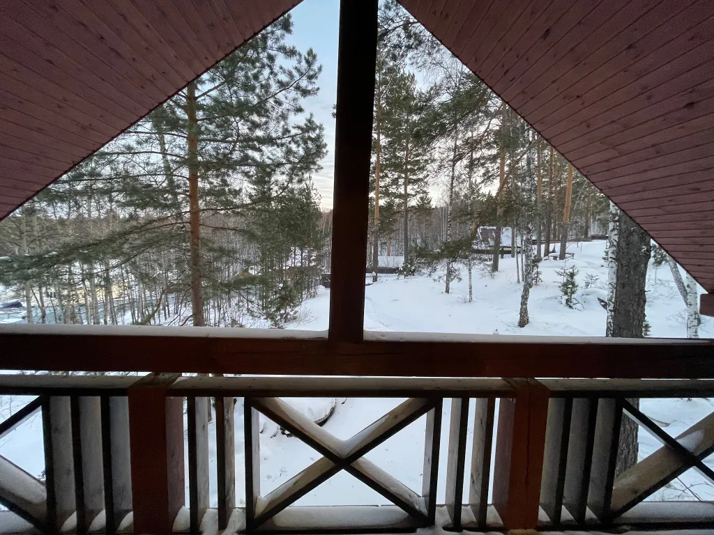 Сказочный дом в лесу