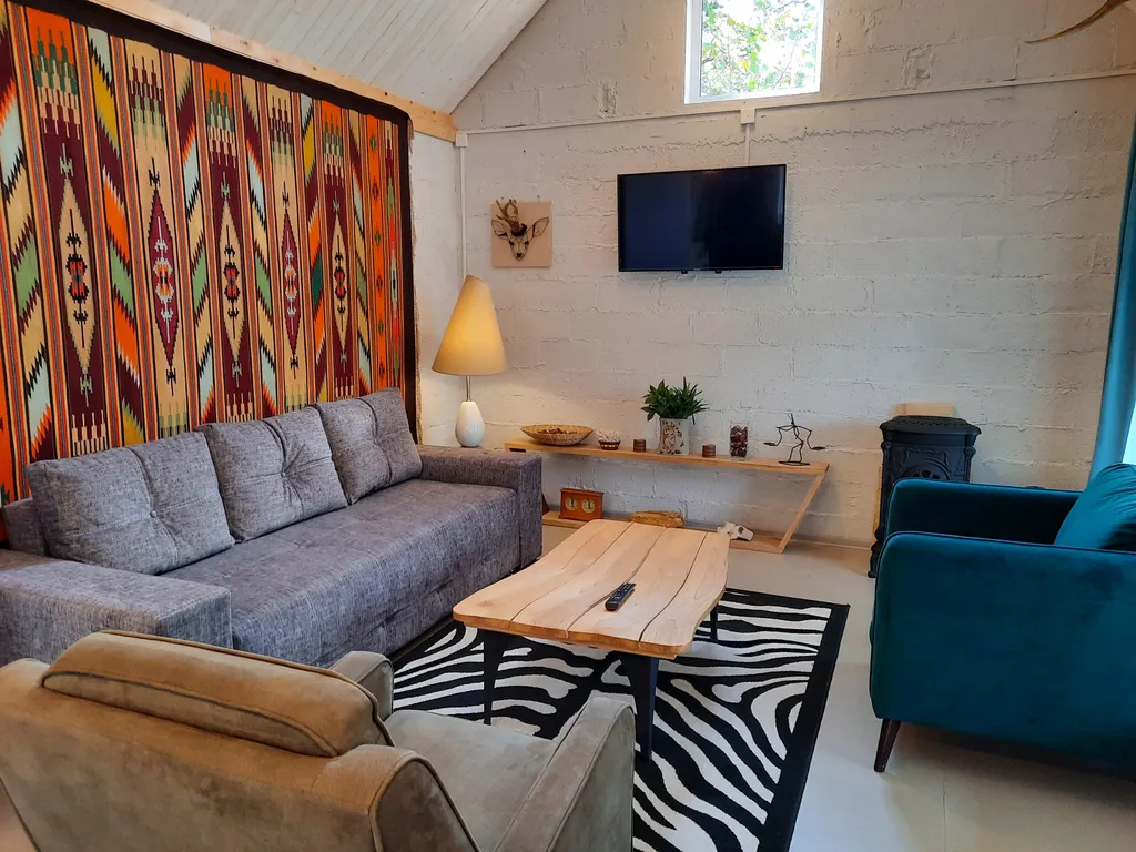 Стильный и просторный дом атмосфера в стиле лофт с баней, бассейном