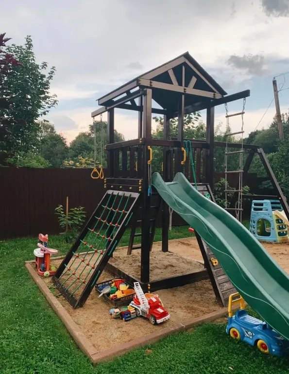 Парящий дом на Волге