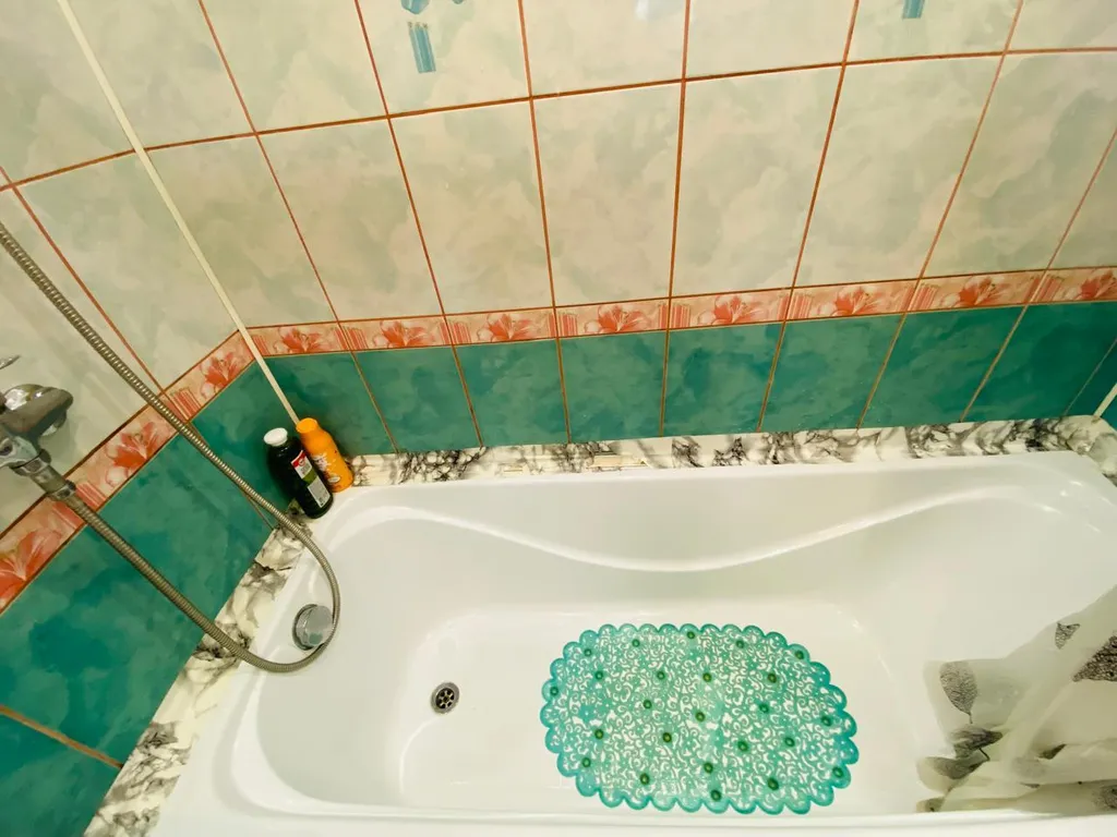 2-х комнатная квартира в Октябрьском районе, с балконом