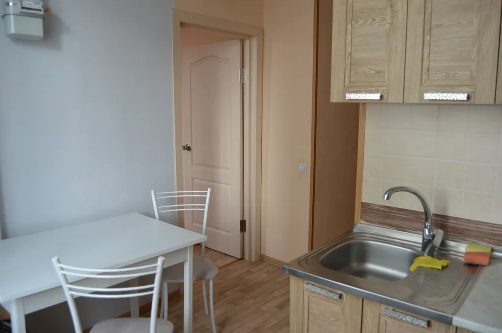 Квартира с видом на море и крейсер