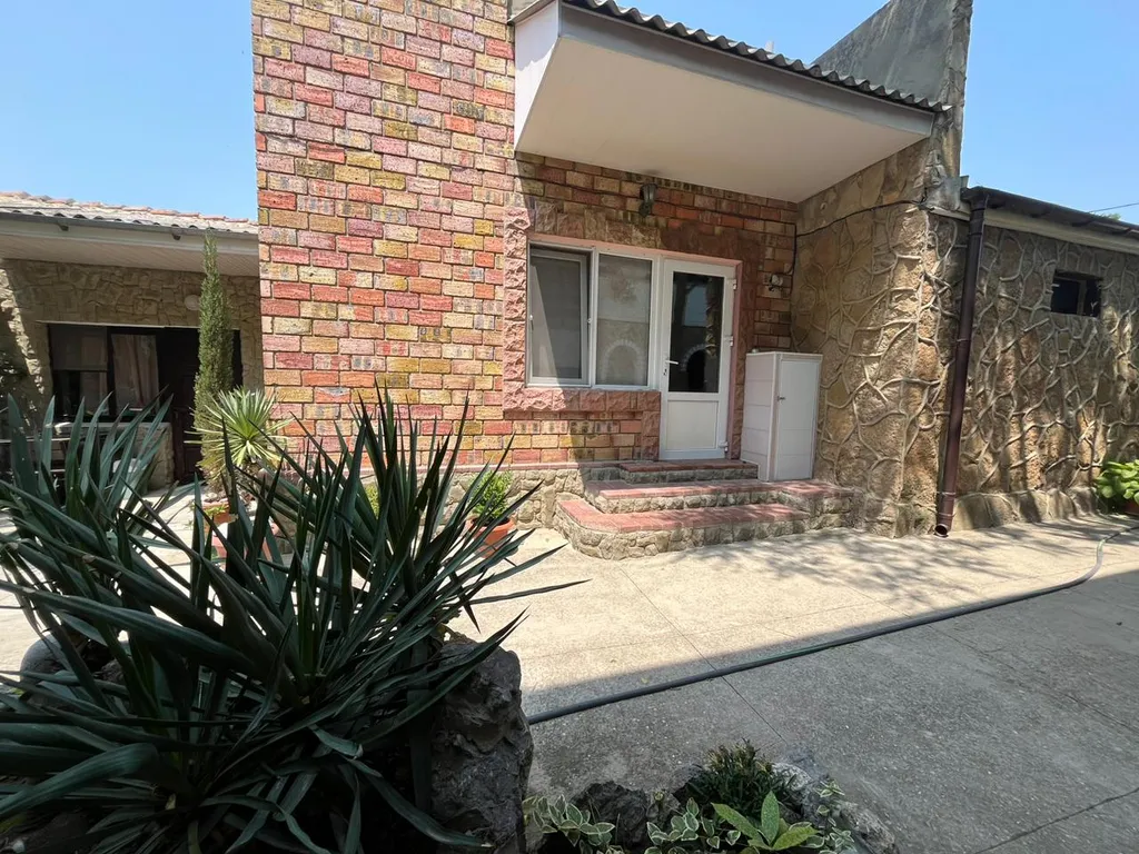 Коттедж Уютный домик под ключ — Судак