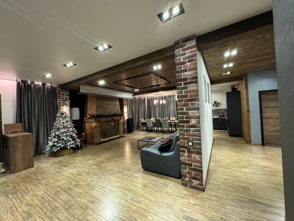 Дом в стиле лофт с камином