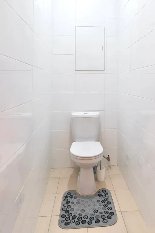 Шикарная 2-комнатная квартира с раздельными комнатами и балконом