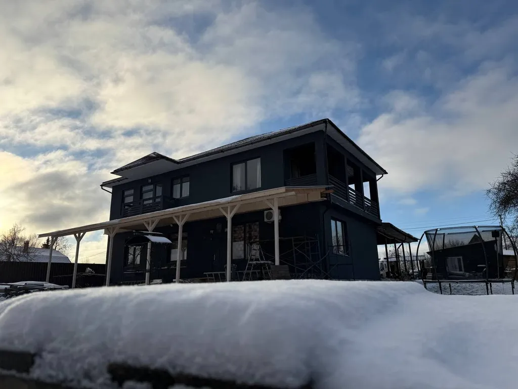 Коттедж с гостиной и столовой — аренда посуточно в Дмитров