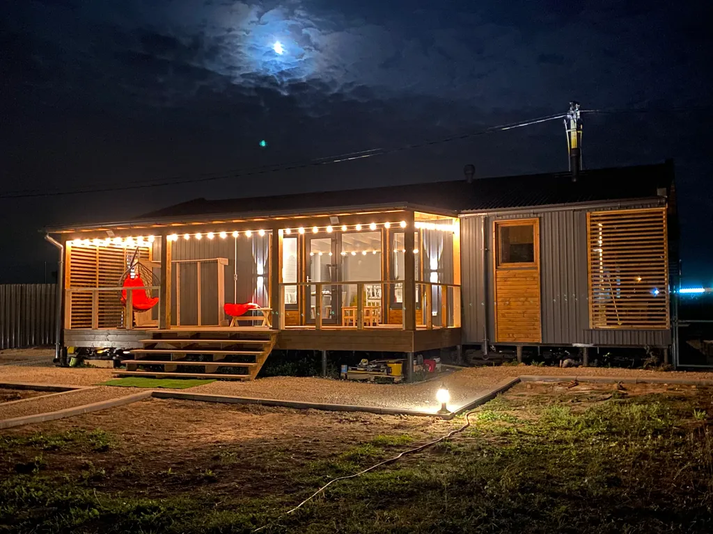 Коттедж Дом с сауной на границе с лесом и озером — Семеновское