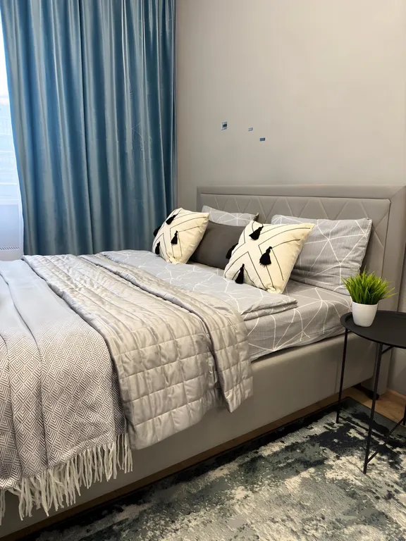 Уютная однокомнатная квартира — аренда посуточно в Сургут