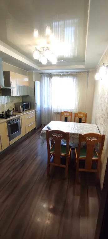 Просторная дизайнерская трешка