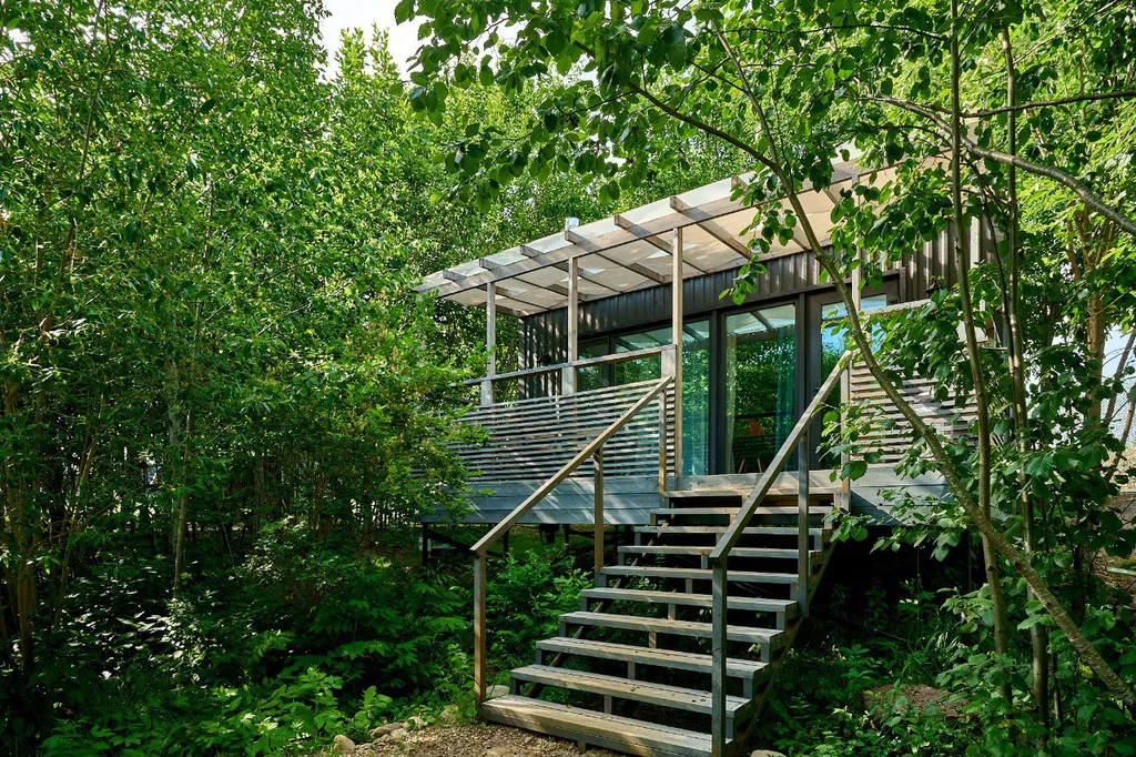 Коттедж с камином и большой террасой — аренда посуточно в Петергоф