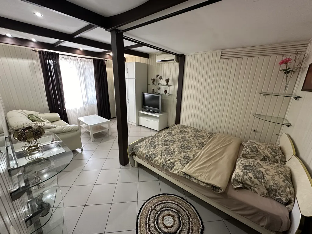 Коттедж Уютный коттедж с садом в центре Сочи — Сочи