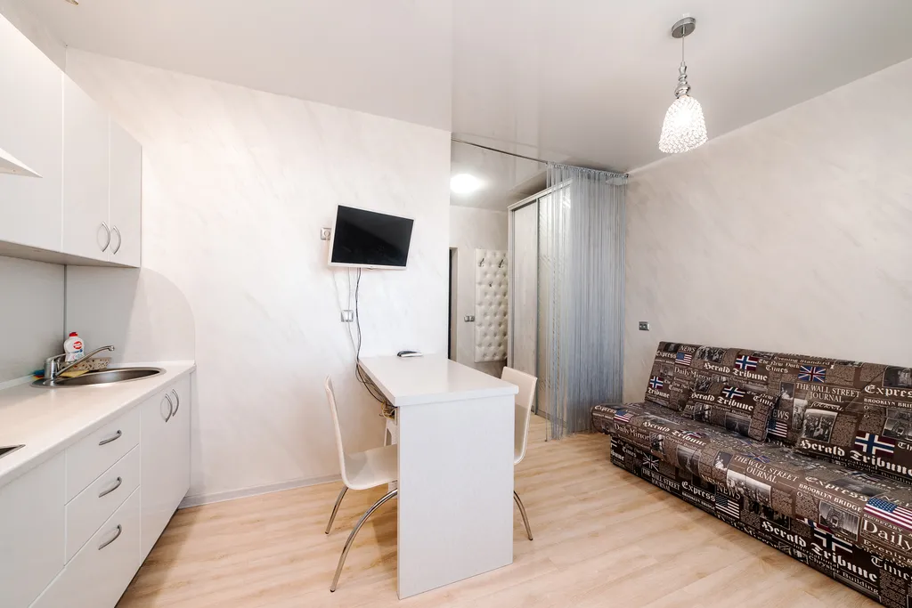 Чистая уютная студия в центре. Заселение до 23-00 ч