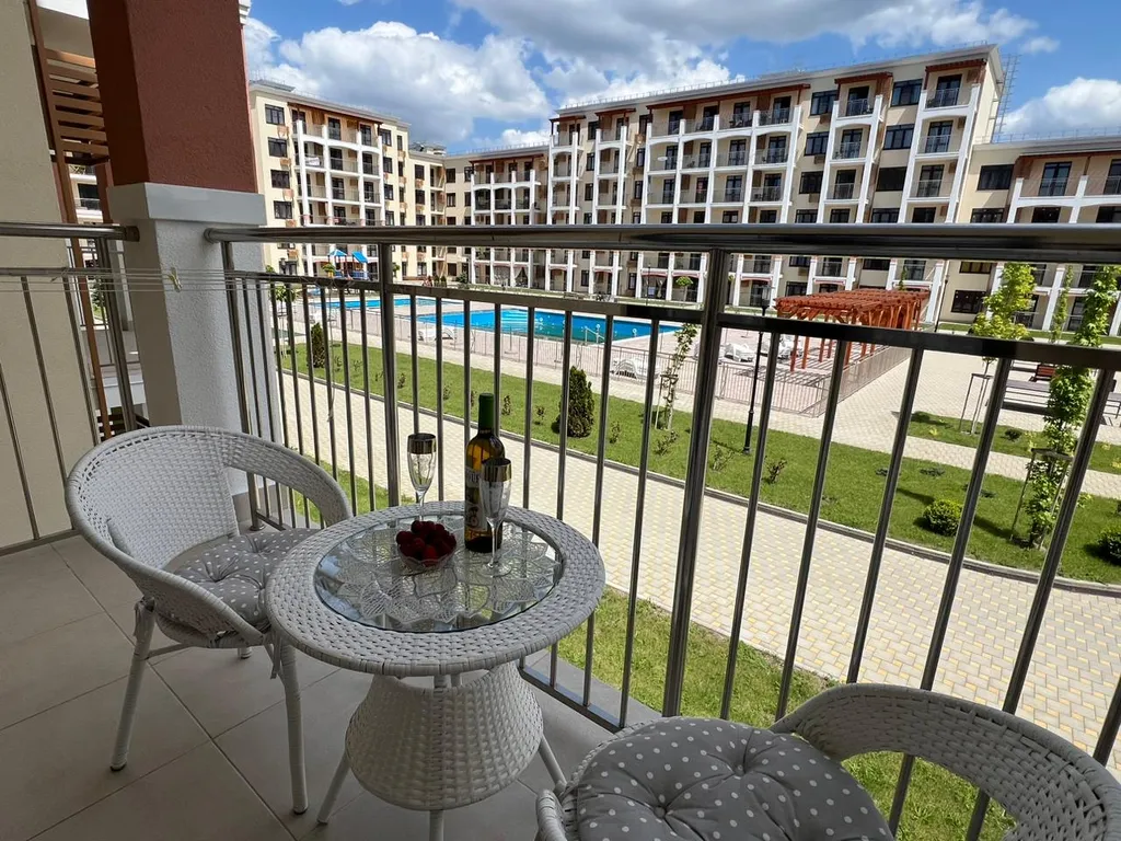 302 Евродва с бассейнами на 6 человек