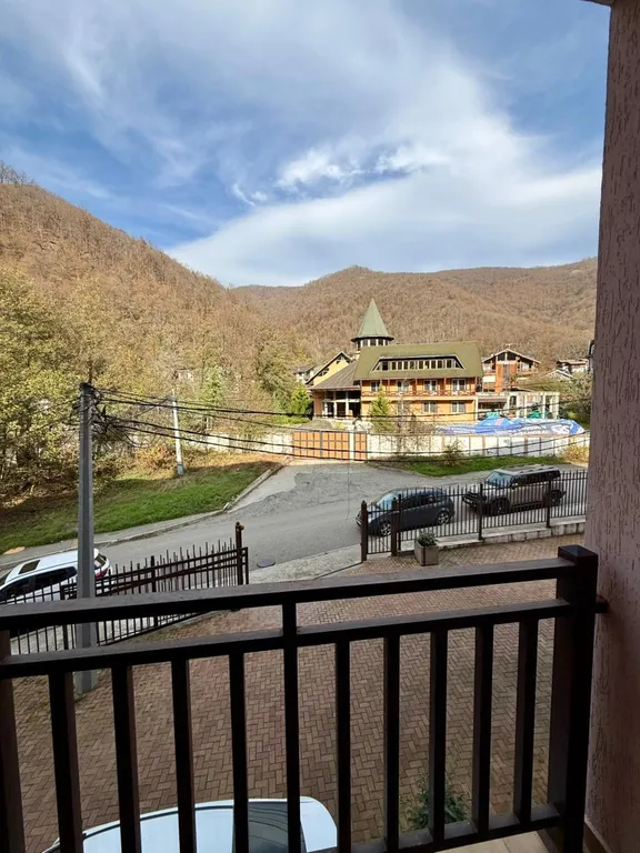 Укомплектованная студия с балконом