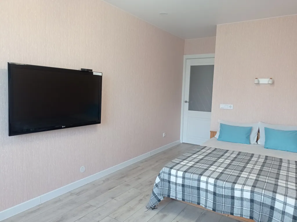 1-комнатная квартира рядом УдГУ, Радиозавод, Олимпиец,Арена, Стрел.тир, След.комитет