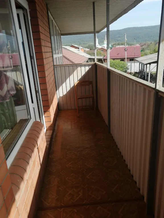 Коттедж Дом с крытым двором и прудом — Апшеронск