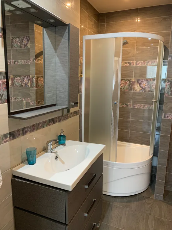 Коттедж Коттедж Семейный таунхаус с двориком, BBQ в курортном поселке — Пляхо