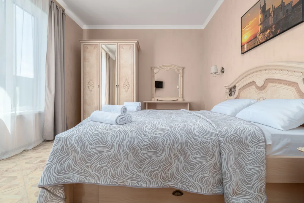 Дом с теплым бассейном и баней для загородного отдыха Южная Резиденция