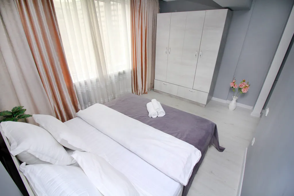 Квартира Просторный апартамент в Молодежном — Алматы