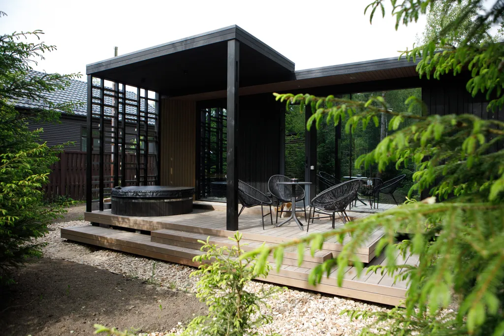 Стильный дом с ванной, горячим чаном и сауной