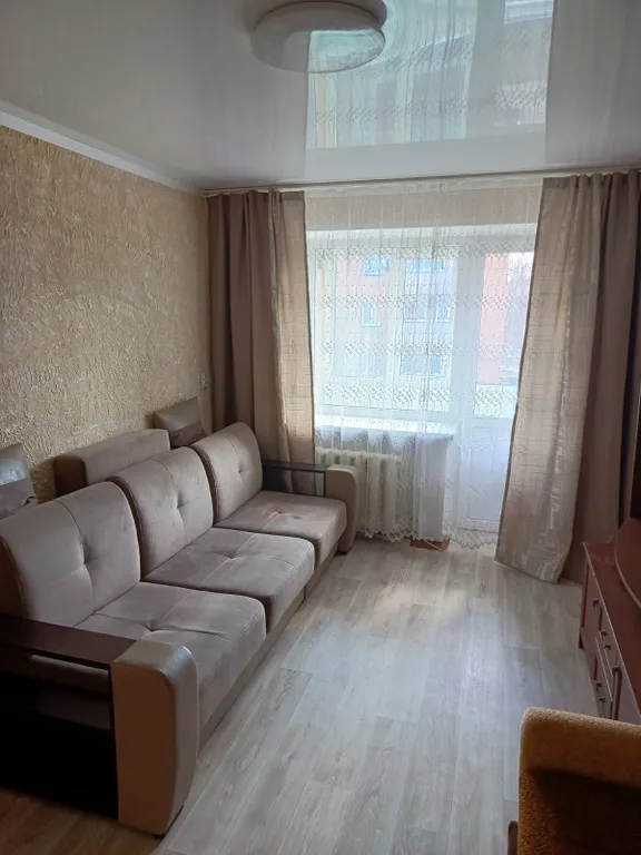 Светлая квартира в центре города — аренда посуточно в Каменск-Шахтинский