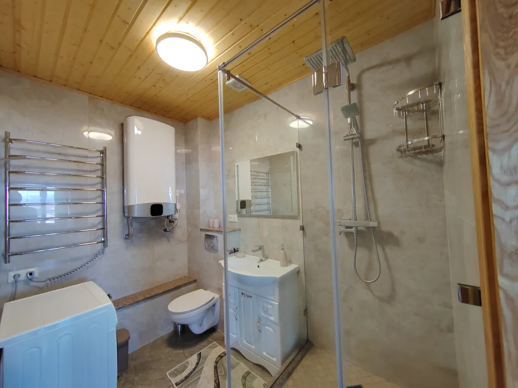 Квартира-студия у моря на 1 линии с балконом