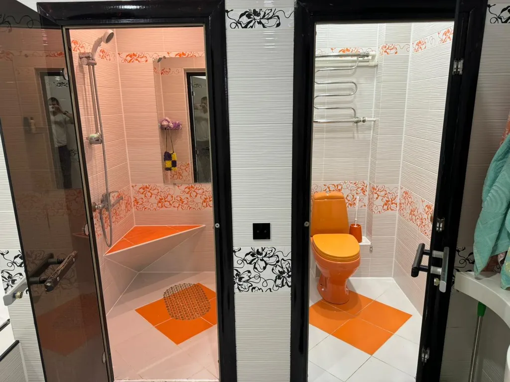 Двухэтажный дом с баней и бассейном