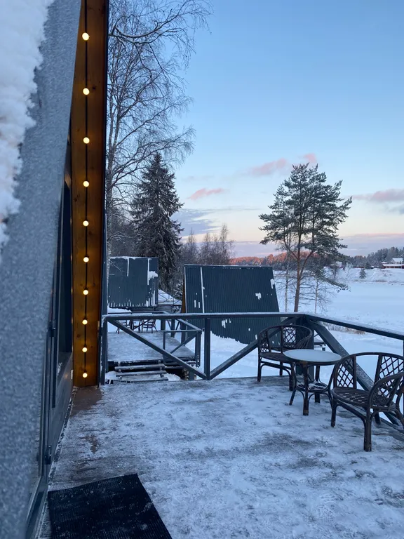 Дом с видом на озеро рядом с Ладожскими шхерами