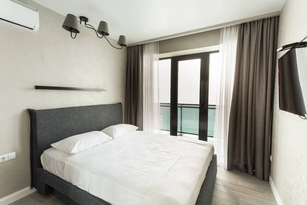 Двухкомнатные апартаменты с видом на море и парк